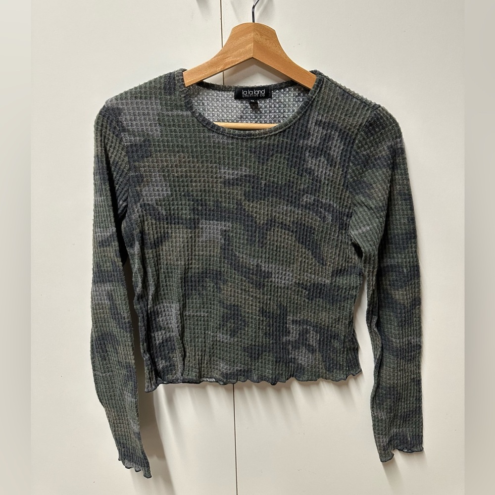 Camo cropped long sleeve